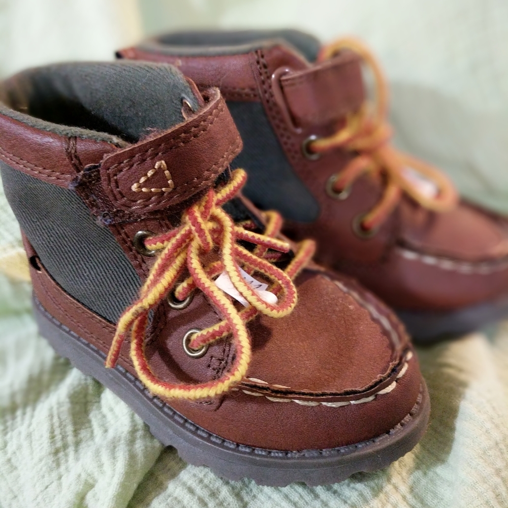 Carter's toddler boots